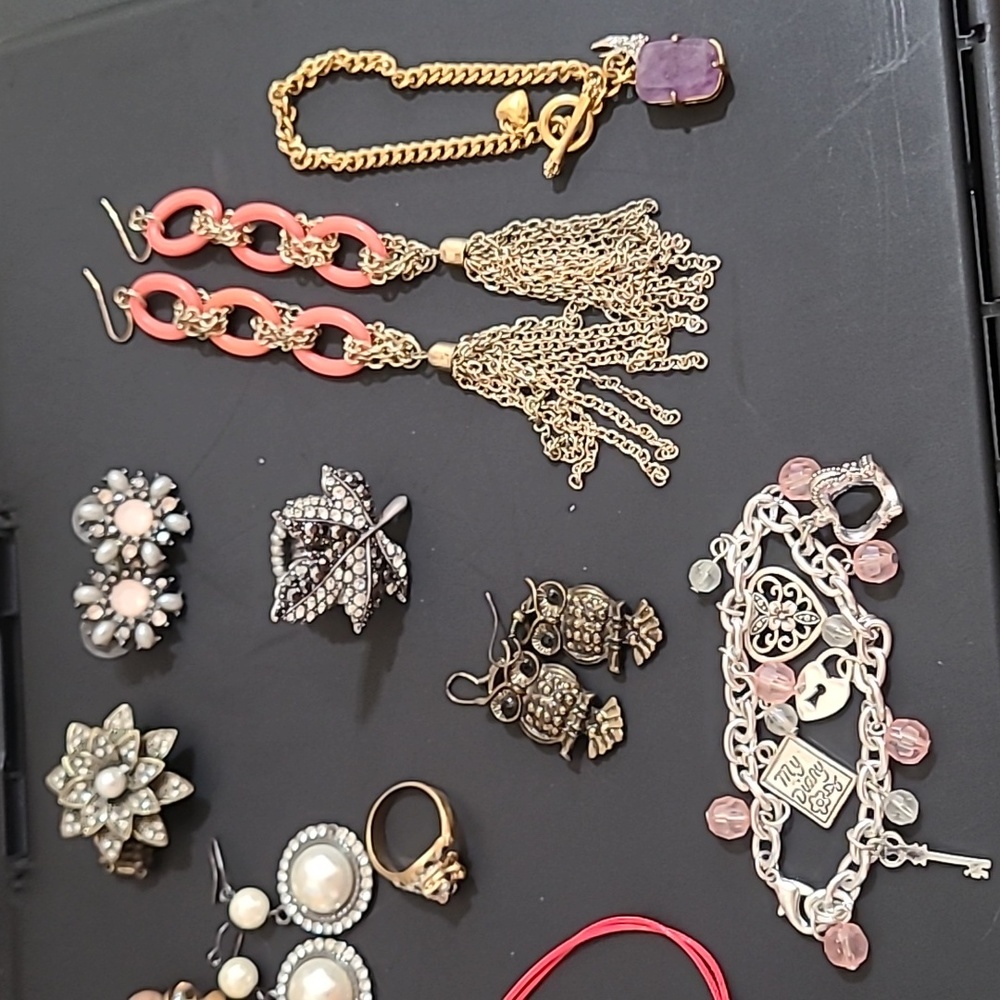 Jewelry - Picture 2 of 4